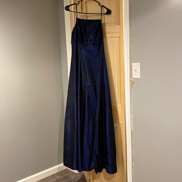 Prom dress, good condition - Picture 1 of 4